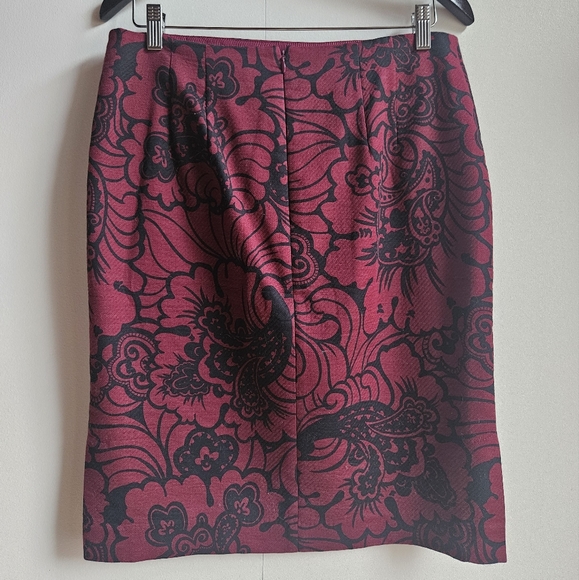 Loft Knee-Length Pencil Skirt in Women's Size 8 - Picture 7 of 16